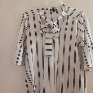 Moa Moa pin strips blouse